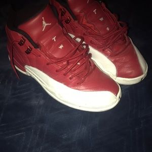 gym red 12s